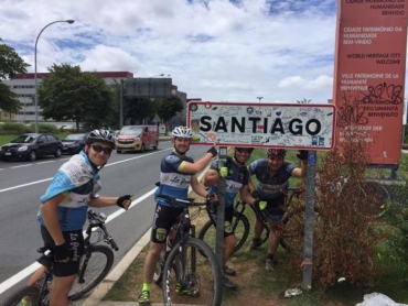 Grupo de nervenses hace en bici el camino de Santiago