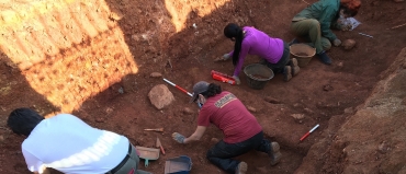 Retoman trabajos de exhumación
