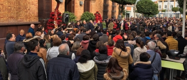 Multitudinario acto en memoria de Laura