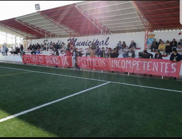 Graderio campo fútbol Riotinto